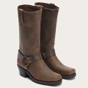 Frye Harness 12R Leather Boots in Tan